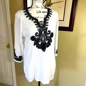 Chicos White and Navy Embellished Tunic Size 1 Petite P